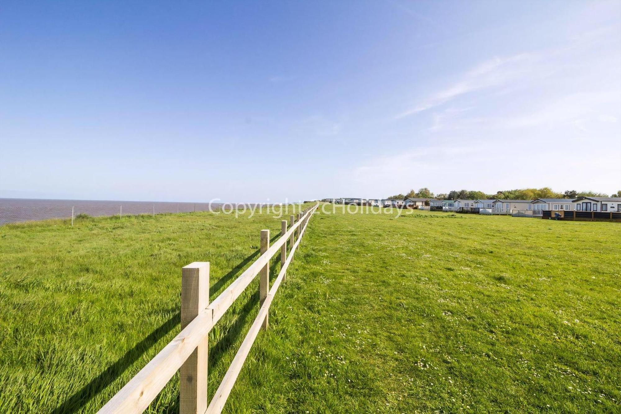 Great 8 Berth Caravan In Norfolk Near To Great Yarmouth Ref 20178Bs Hopton on Sea ภายนอก รูปภาพ