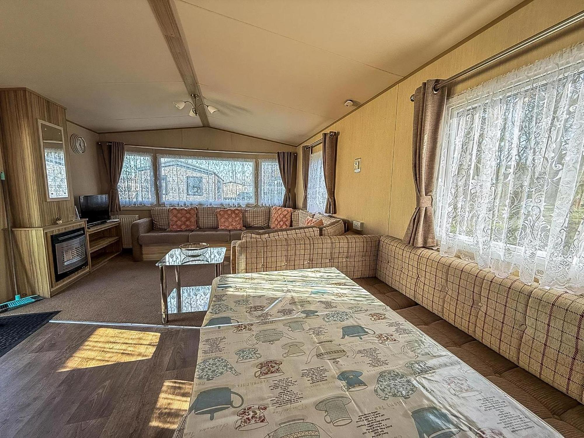 Great 8 Berth Caravan In Norfolk Near To Great Yarmouth Ref 20178Bs Hopton on Sea ภายนอก รูปภาพ