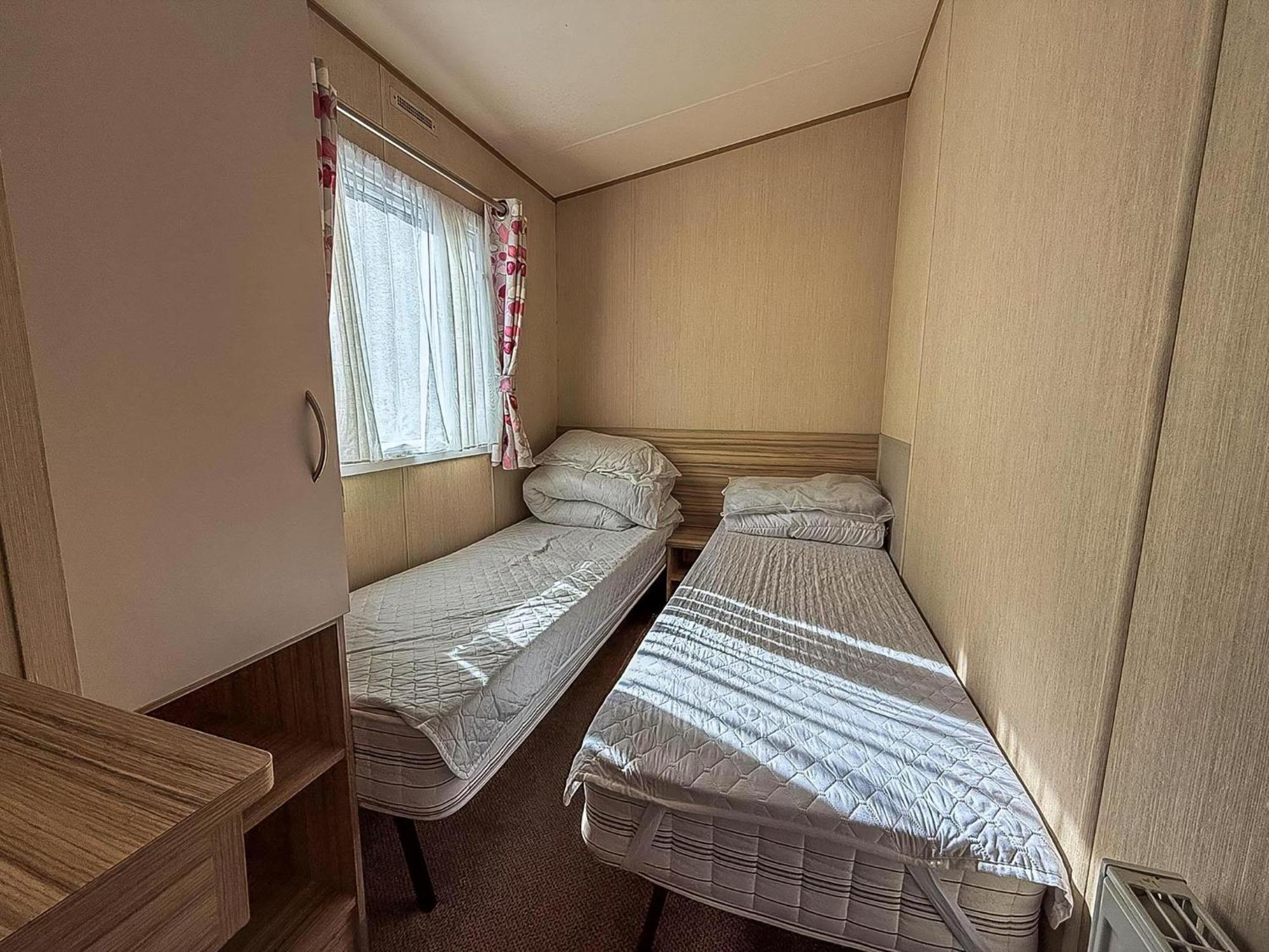 Great 8 Berth Caravan In Norfolk Near To Great Yarmouth Ref 20178Bs Hopton on Sea ภายนอก รูปภาพ